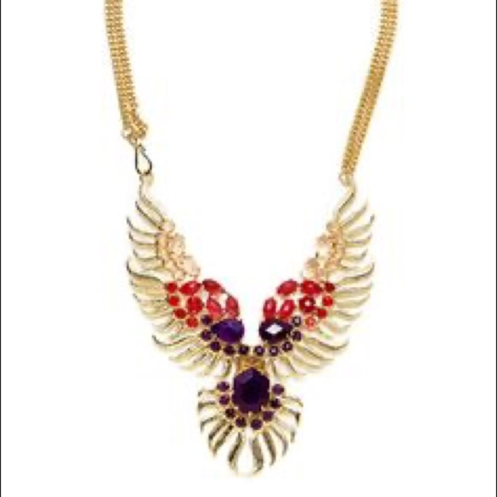 ISO Fenton and Thalia  Kendra Scott Necklaces